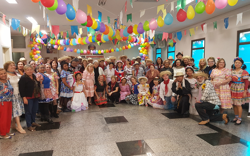 Associados do curso de dança realizam festa junina no Sindnapi