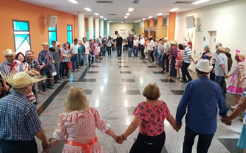 Associados do curso de dança realizam festa junina no Sindnapi"